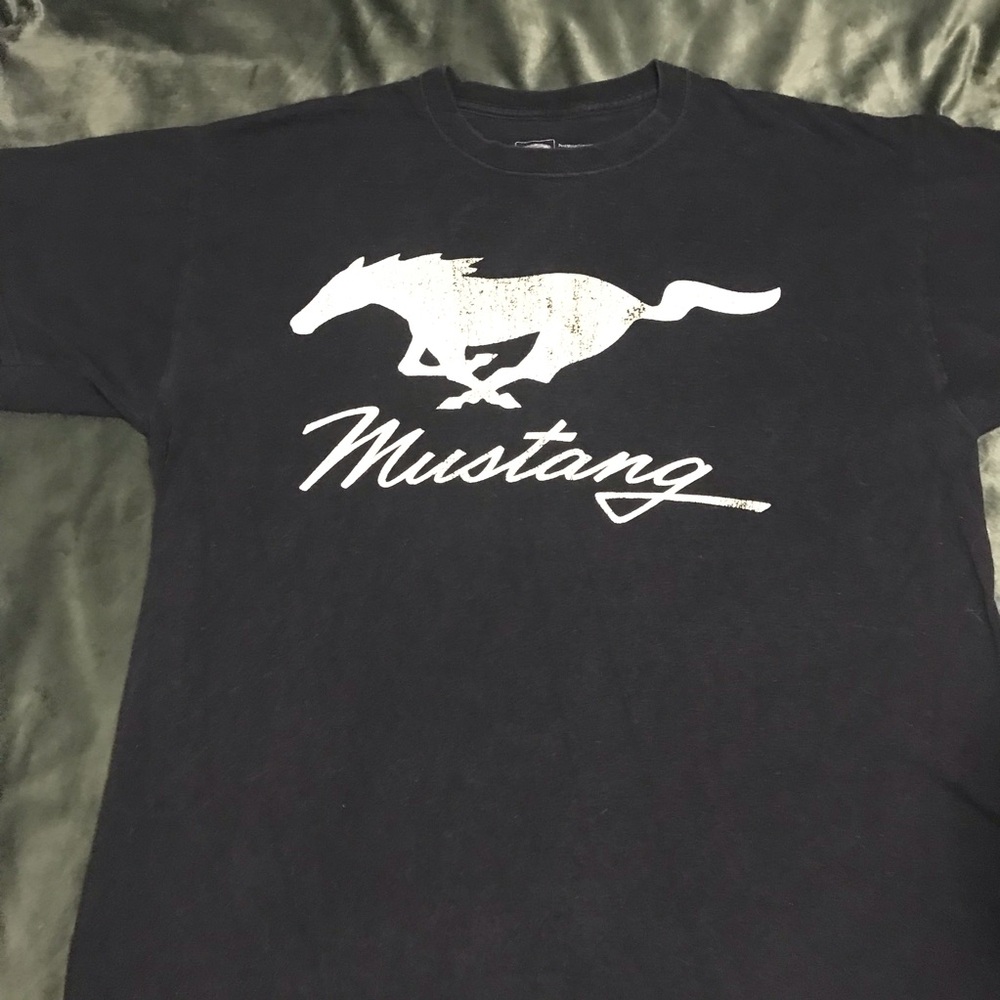 Vintage Ford Mustang Black T-shirt L White Horse Logo Shirt Sleeve